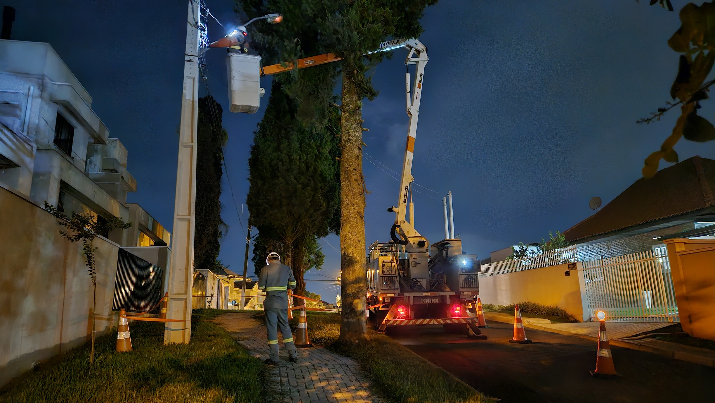 Iluminação pública - instalação e manutenção